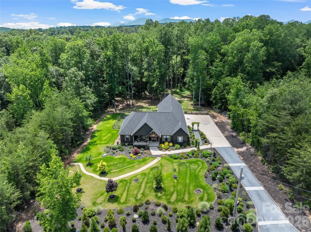 1844 Golf Course Road Columbus NC 28722