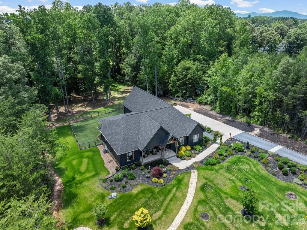 1844 Golf Course Road Columbus NC 28722