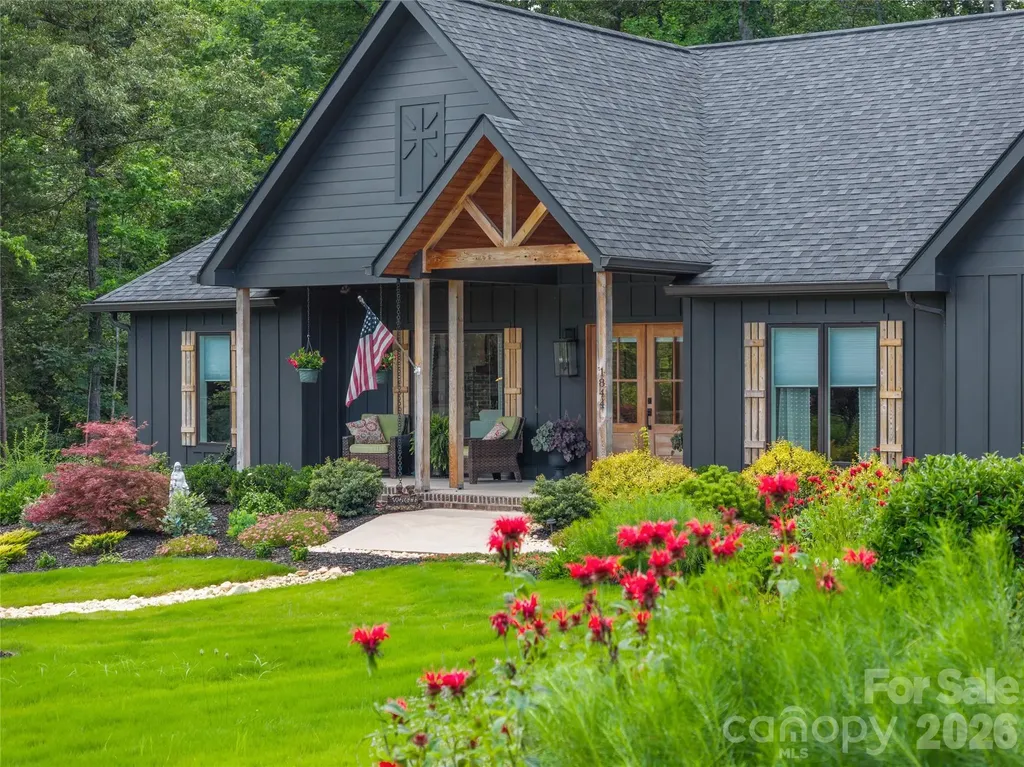 1844 Golf Course Road Columbus NC 28722