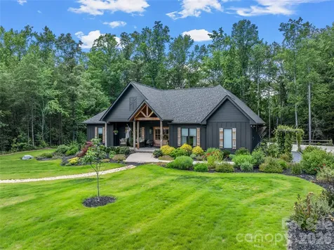 1844 Golf Course Road Columbus NC 28722