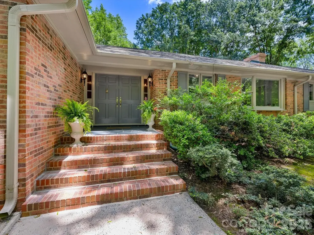 2542 Little Cove Road Charlotte NC 28270