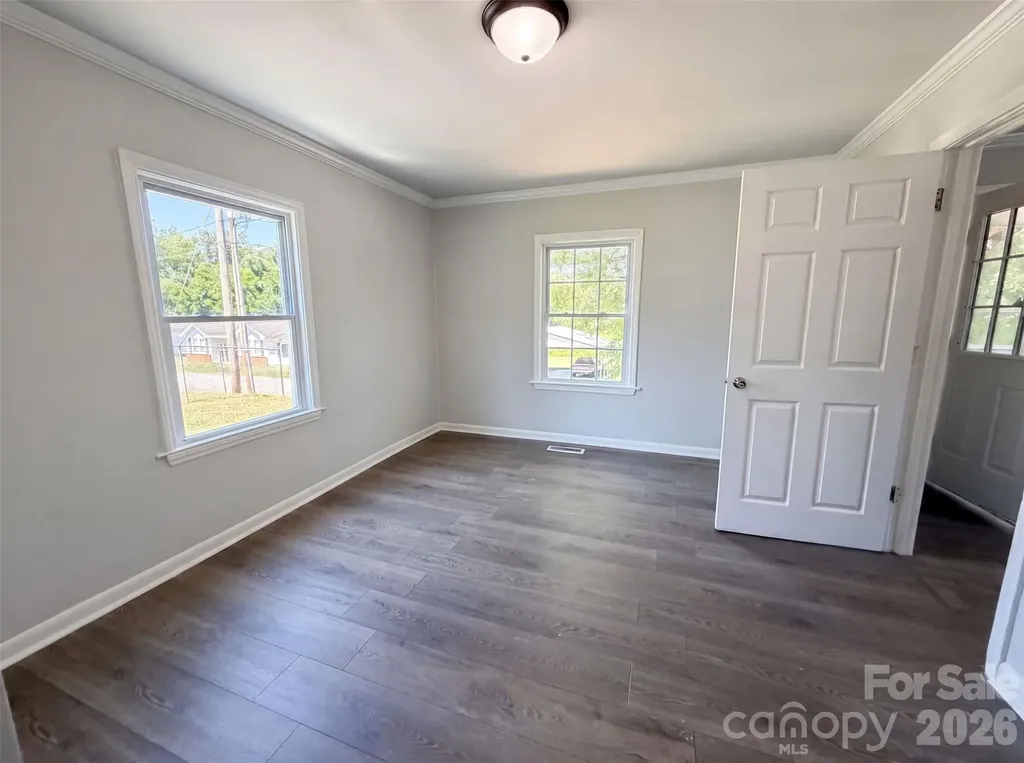 123 E Farmview Street Gastonia NC 28054