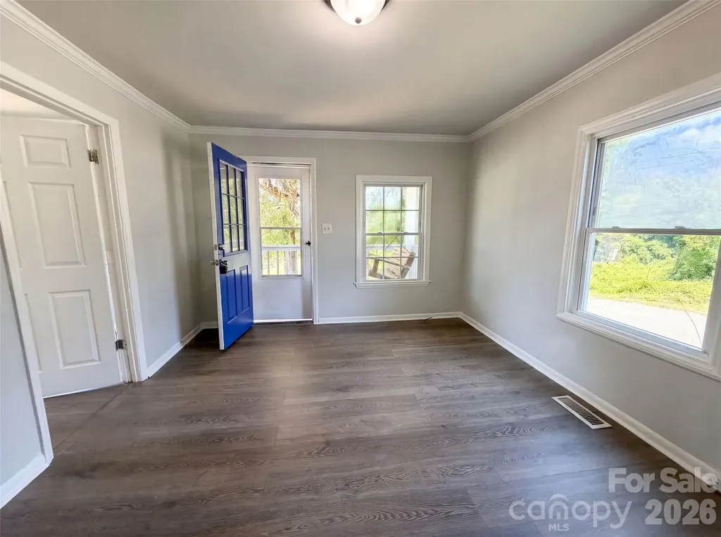 123 E Farmview Street Gastonia NC 28054