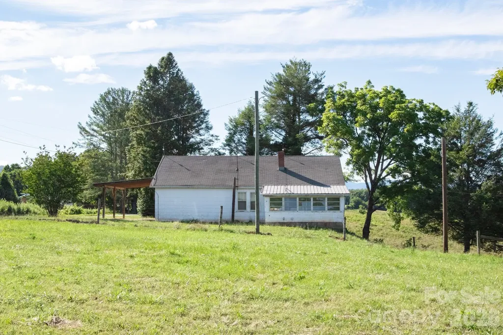 1779 Round Hill Church Road Traphill NC 28685