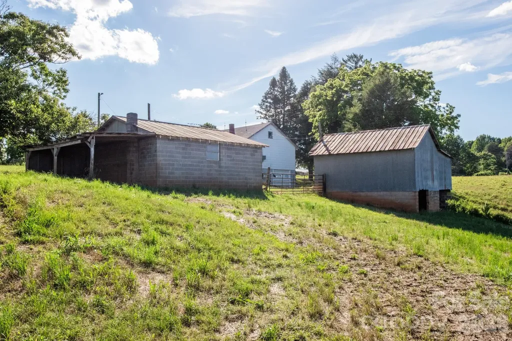 1779 Round Hill Church Road Traphill NC 28685