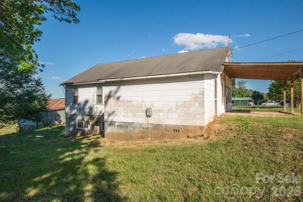 1779 Round Hill Church Road Traphill NC 28685