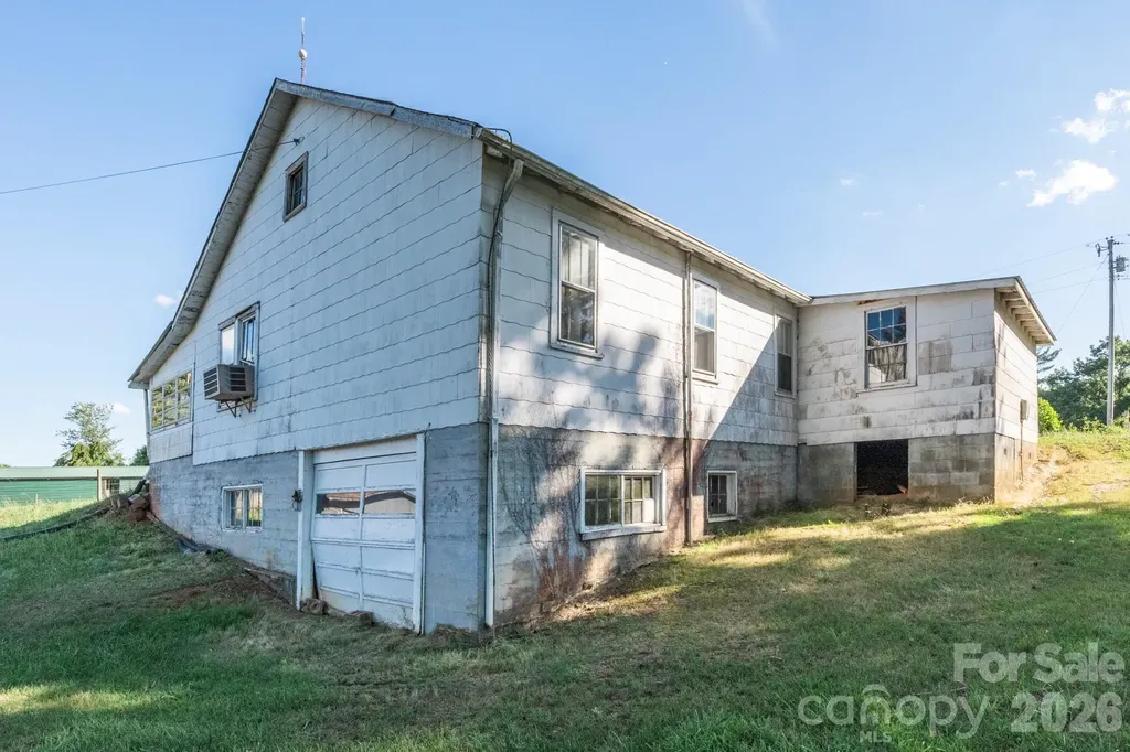 1779 Round Hill Church Road Traphill NC 28685