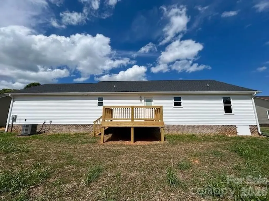 295 Northbrook Iii School Road Vale NC 28168