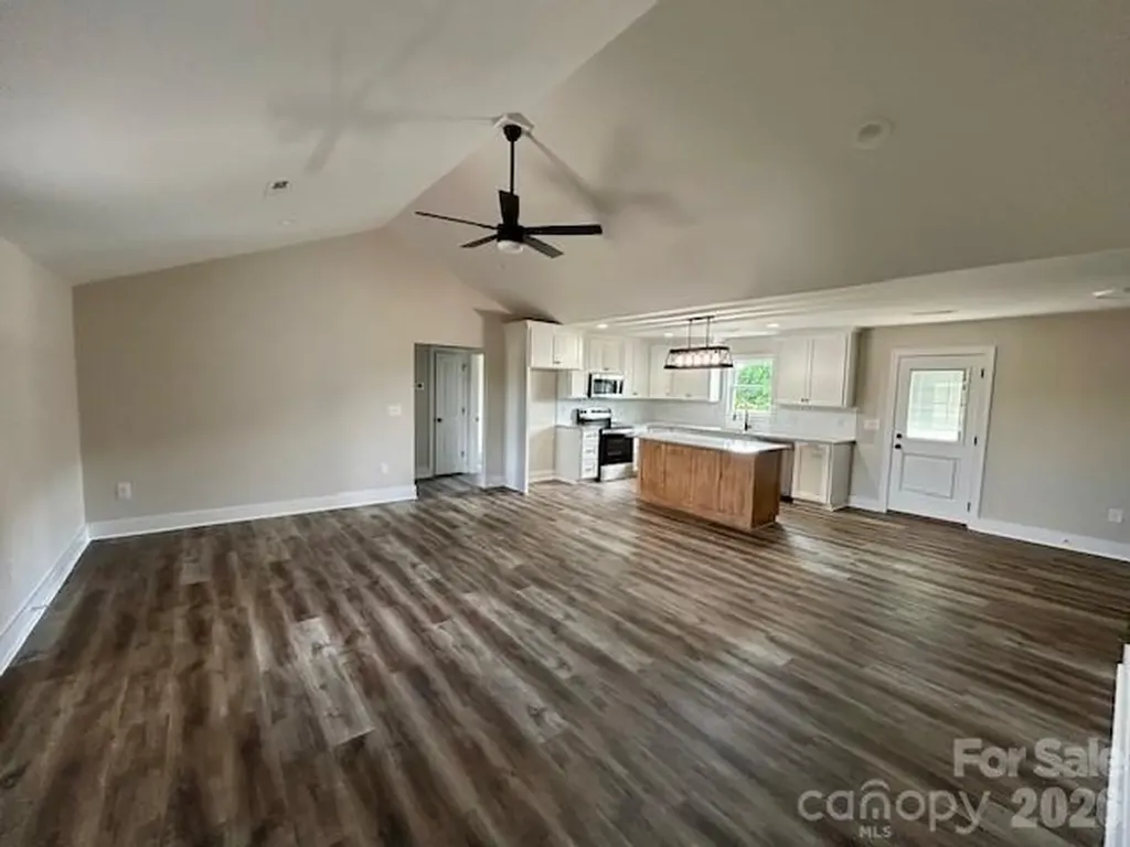 295 Northbrook Iii School Road Vale NC 28168