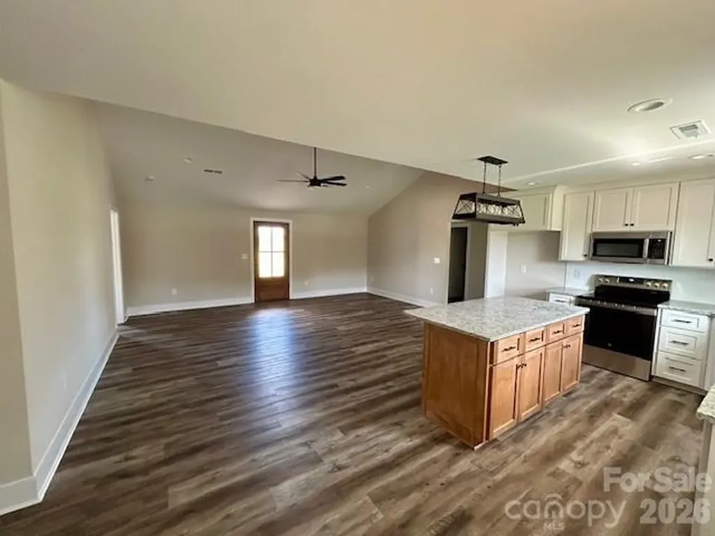 295 Northbrook Iii School Road Vale NC 28168