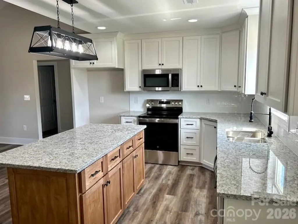 295 Northbrook Iii School Road Vale NC 28168