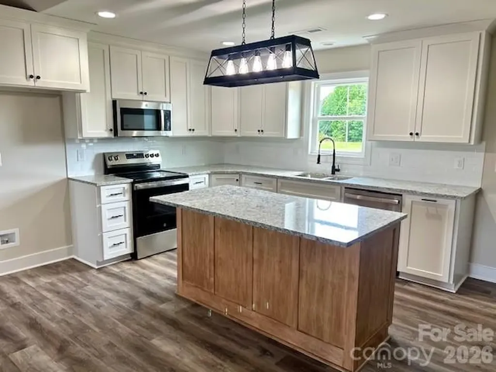 295 Northbrook Iii School Road Vale NC 28168