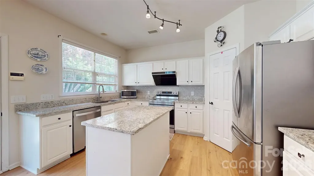 3543 Manor House Drive Charlotte NC 28270