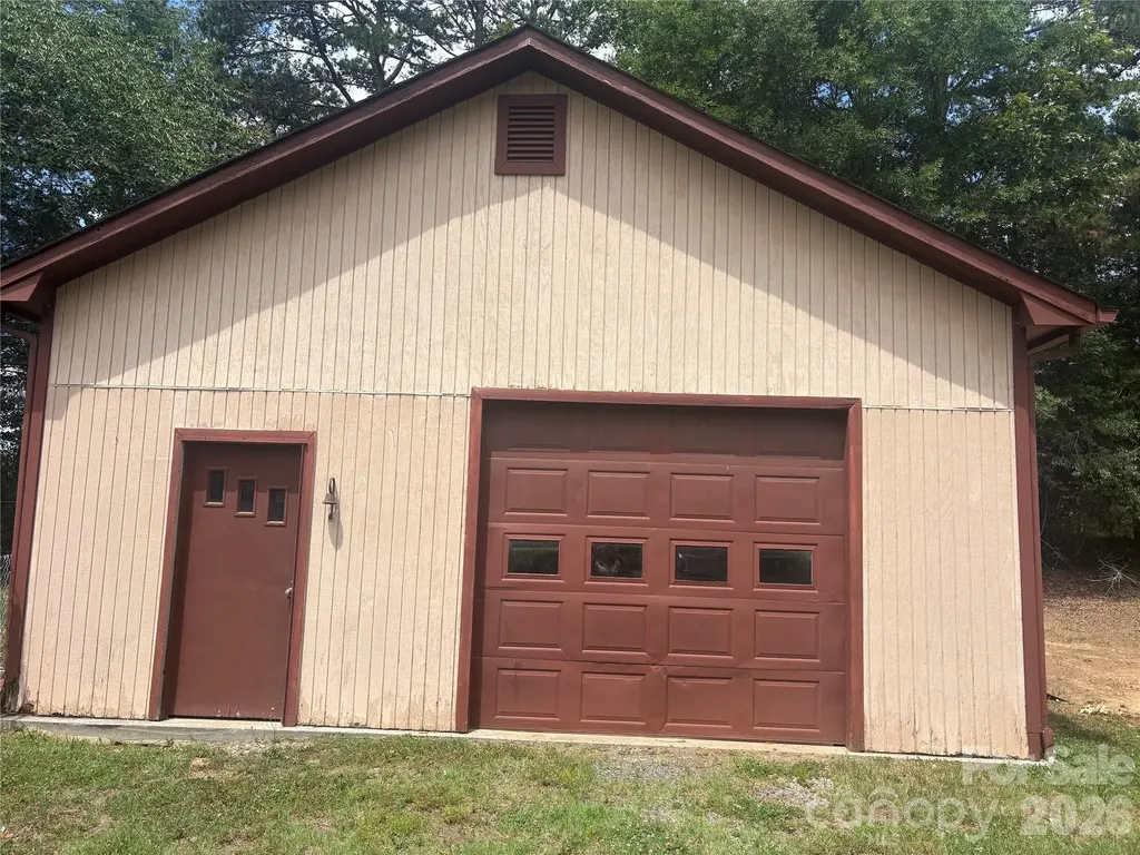 123 Valley Oaks Drive Advance NC 27006