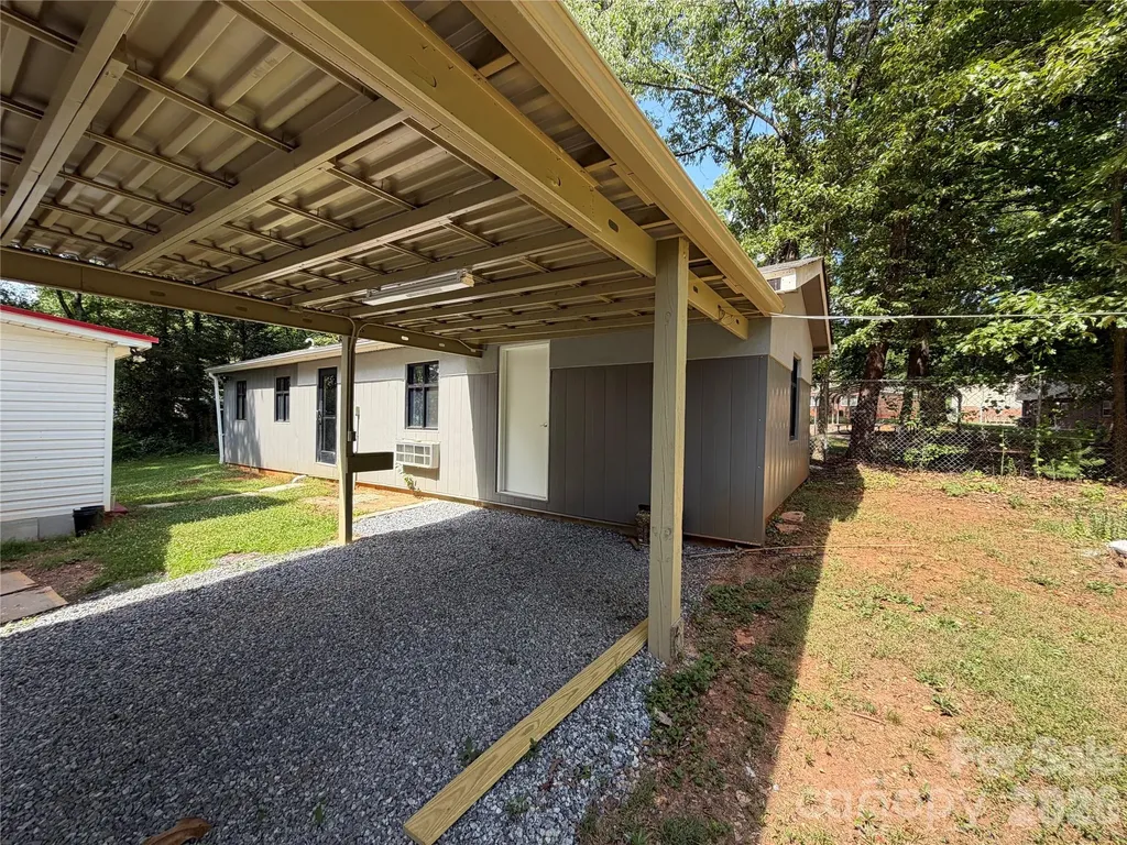 55 S Hildebran Avenue Newton NC 28658