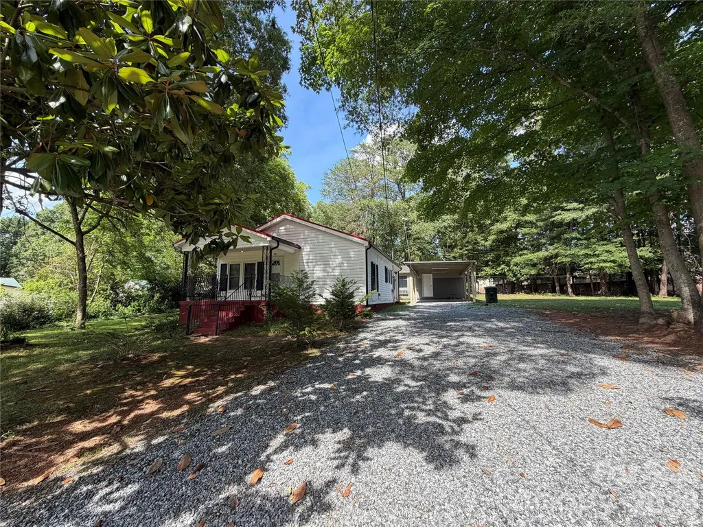 55 S Hildebran Avenue Newton NC 28658