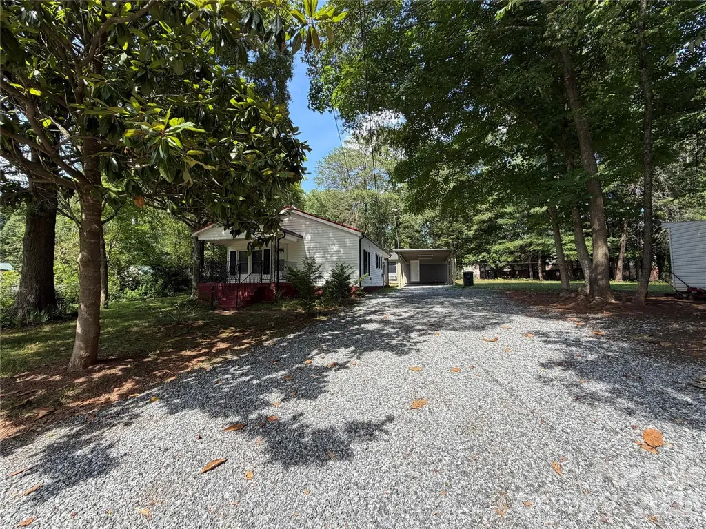 55 S Hildebran Avenue Newton NC 28658