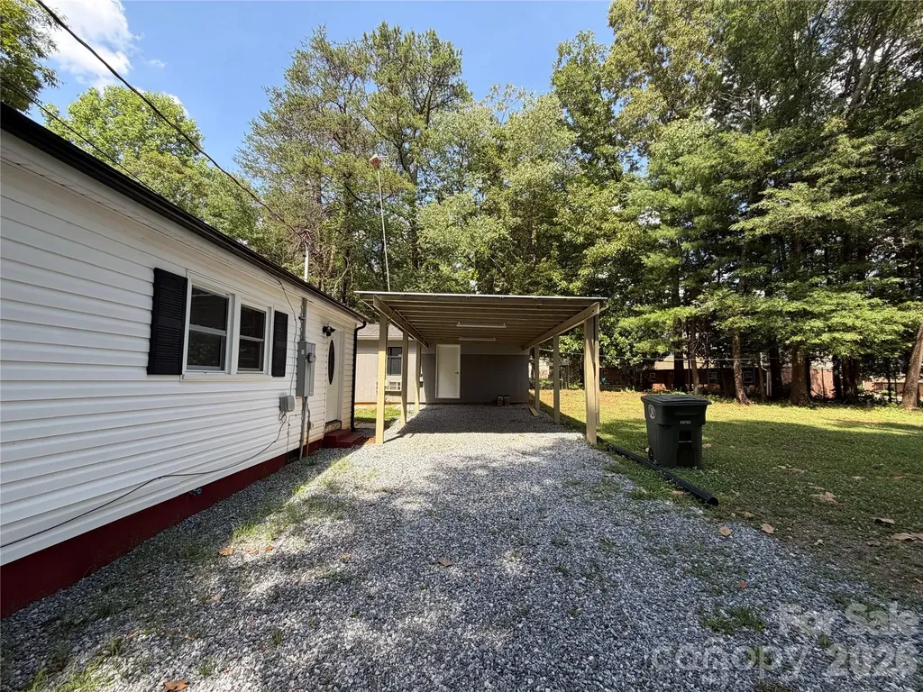 55 S Hildebran Avenue Newton NC 28658