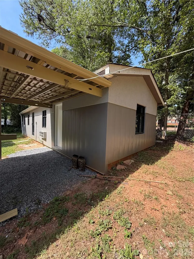 55 S Hildebran Avenue Newton NC 28658