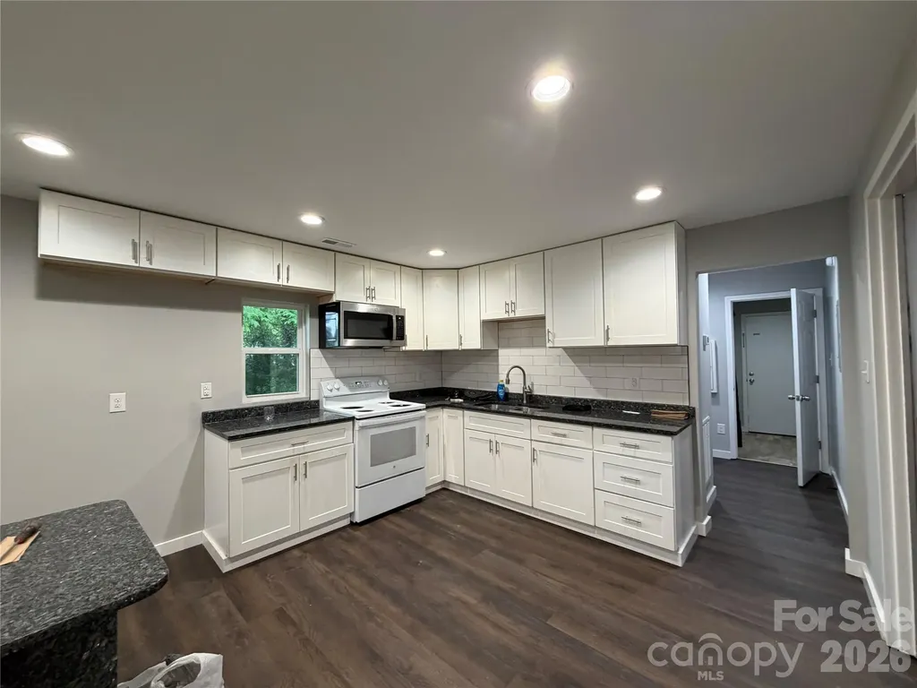 55 S Hildebran Avenue Newton NC 28658