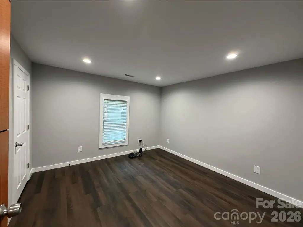 55 S Hildebran Avenue Newton NC 28658