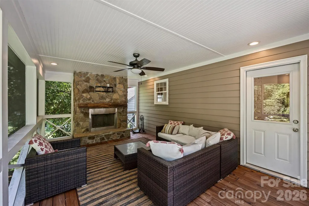 1633 Nassau Boulevard Charlotte NC 28205