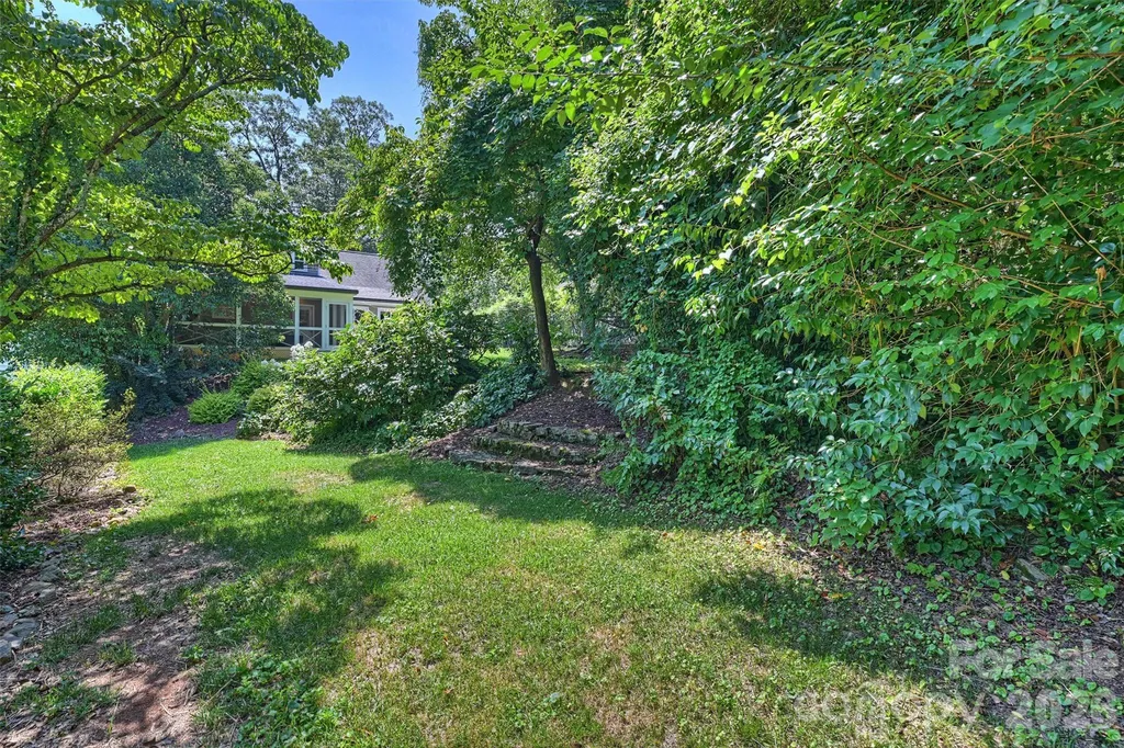 1633 Nassau Boulevard Charlotte NC 28205