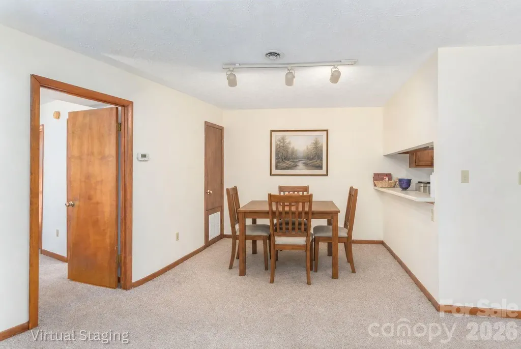 33 Ravencroft Lane Asheville NC 28803