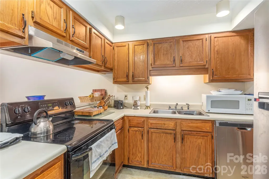 33 Ravencroft Lane Asheville NC 28803