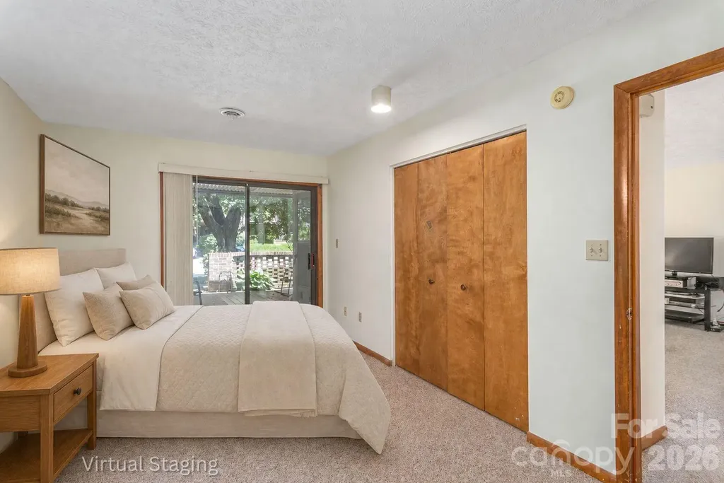 33 Ravencroft Lane Asheville NC 28803