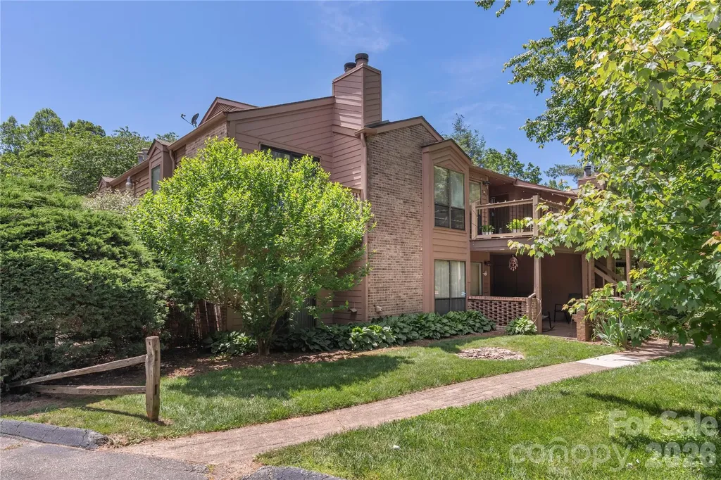 33 Ravencroft Lane Asheville NC 28803