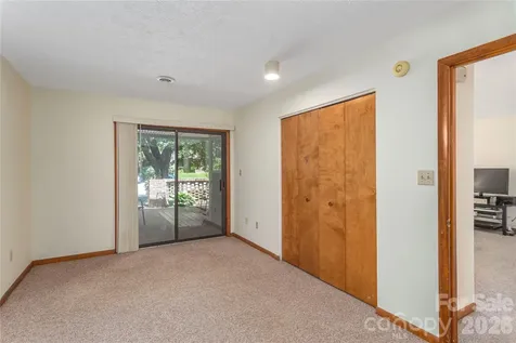 33 Ravencroft Lane Asheville NC 28803