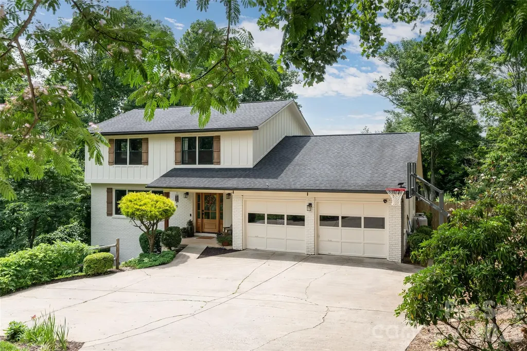 24 Audubon Drive Asheville NC 28804