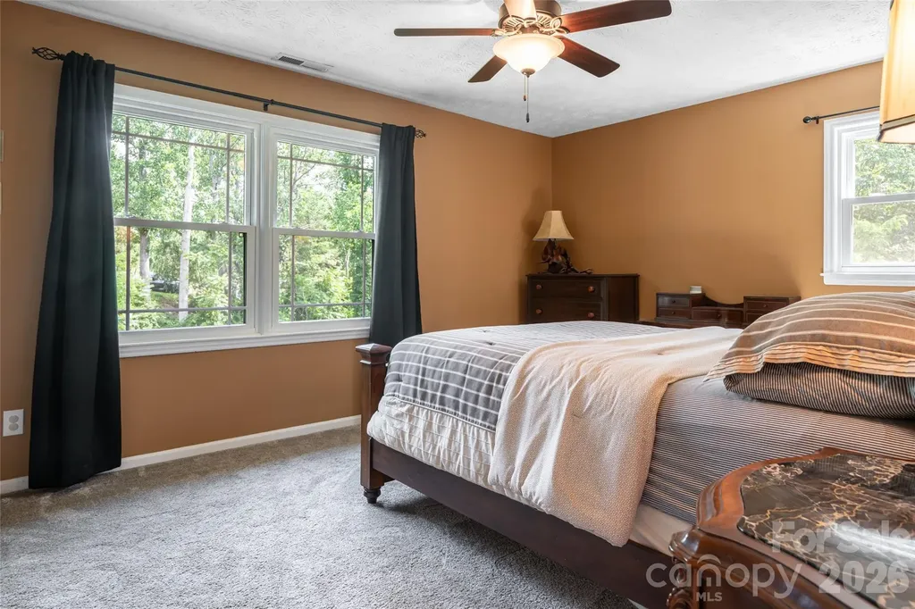 24 Audubon Drive Asheville NC 28804