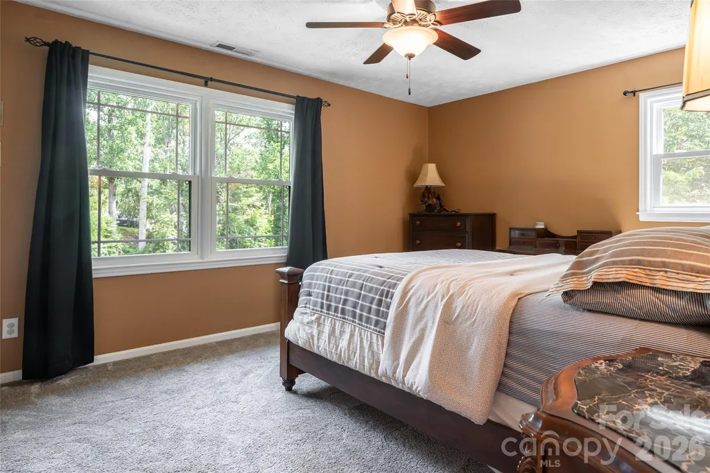 24 Audubon Drive Asheville NC 28804