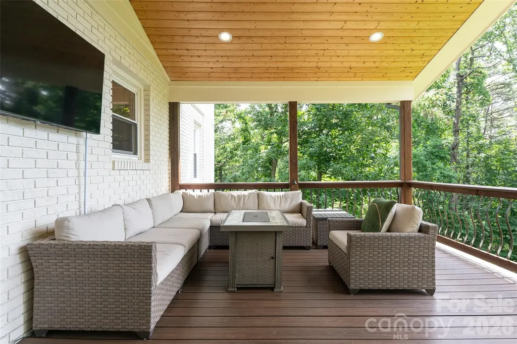 24 Audubon Drive Asheville NC 28804