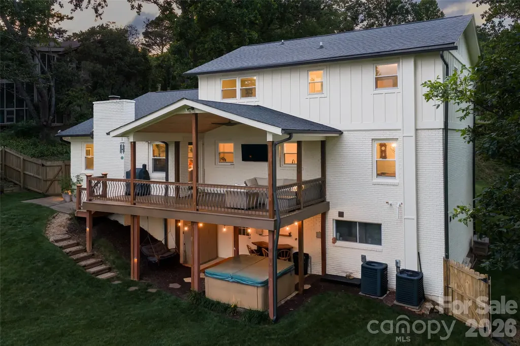 24 Audubon Drive Asheville NC 28804