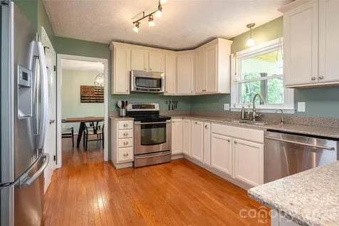 24 Audubon Drive Asheville NC 28804