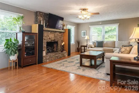 24 Audubon Drive Asheville NC 28804