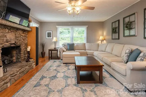 24 Audubon Drive Asheville NC 28804