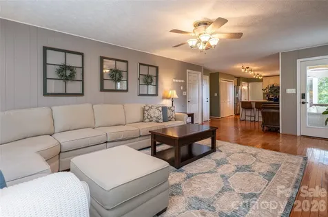 24 Audubon Drive Asheville NC 28804