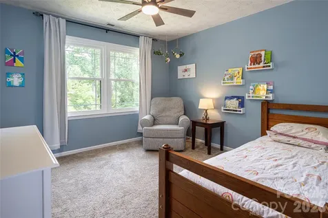 24 Audubon Drive Asheville NC 28804