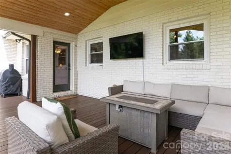 24 Audubon Drive Asheville NC 28804