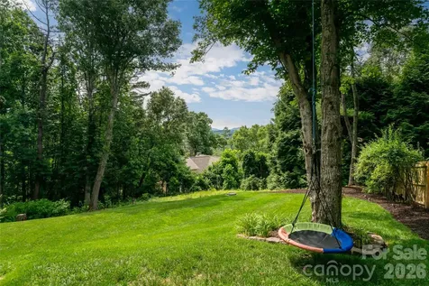 24 Audubon Drive Asheville NC 28804