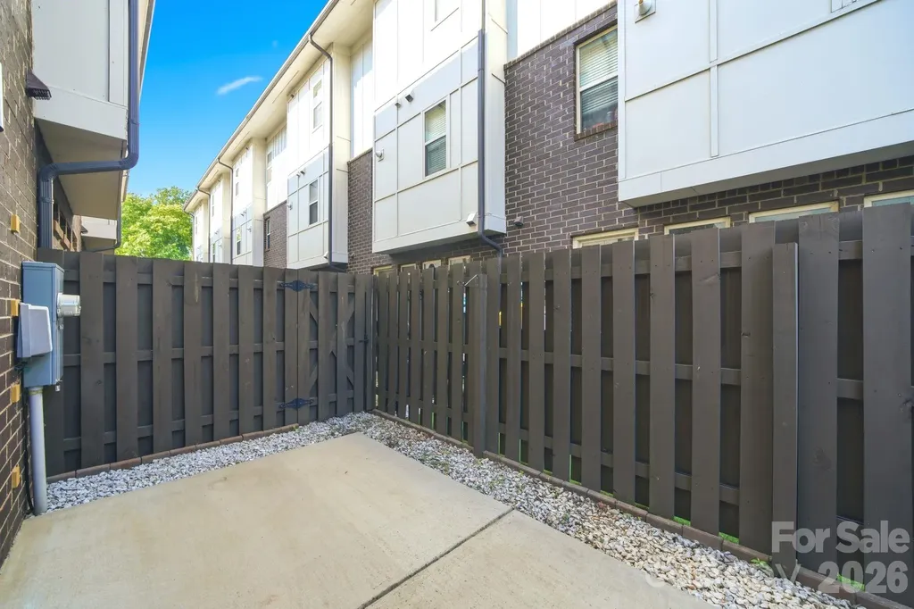 923 Warren Burgess Lane Charlotte NC 28205