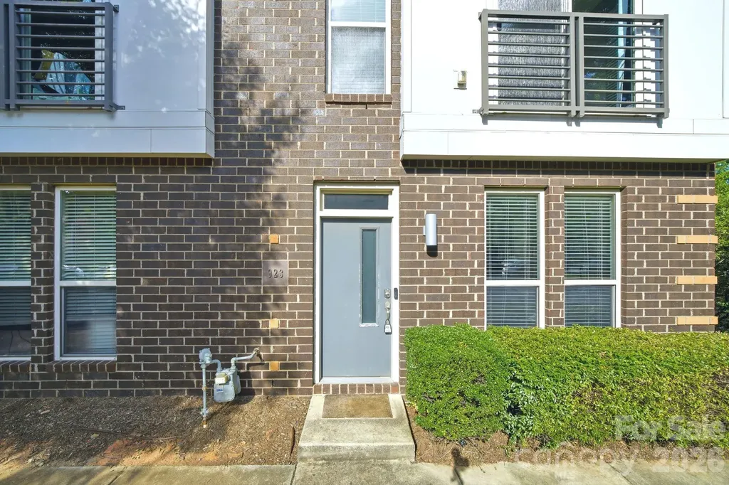 923 Warren Burgess Lane Charlotte NC 28205