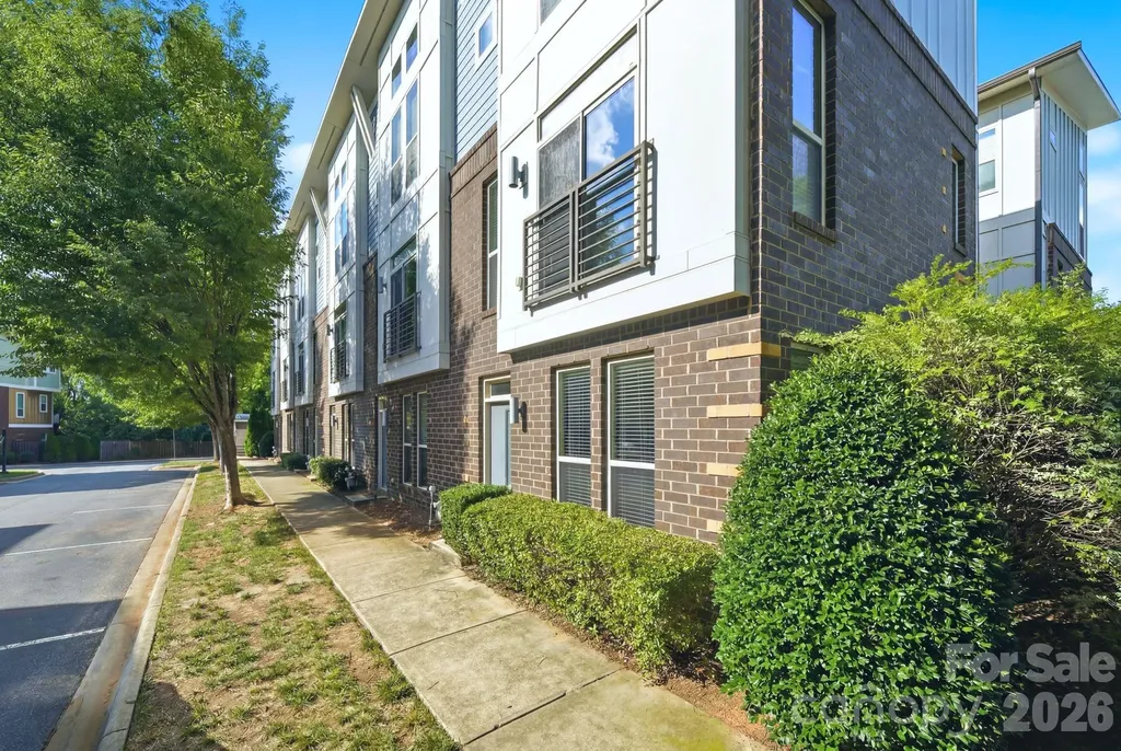 923 Warren Burgess Lane Charlotte NC 28205
