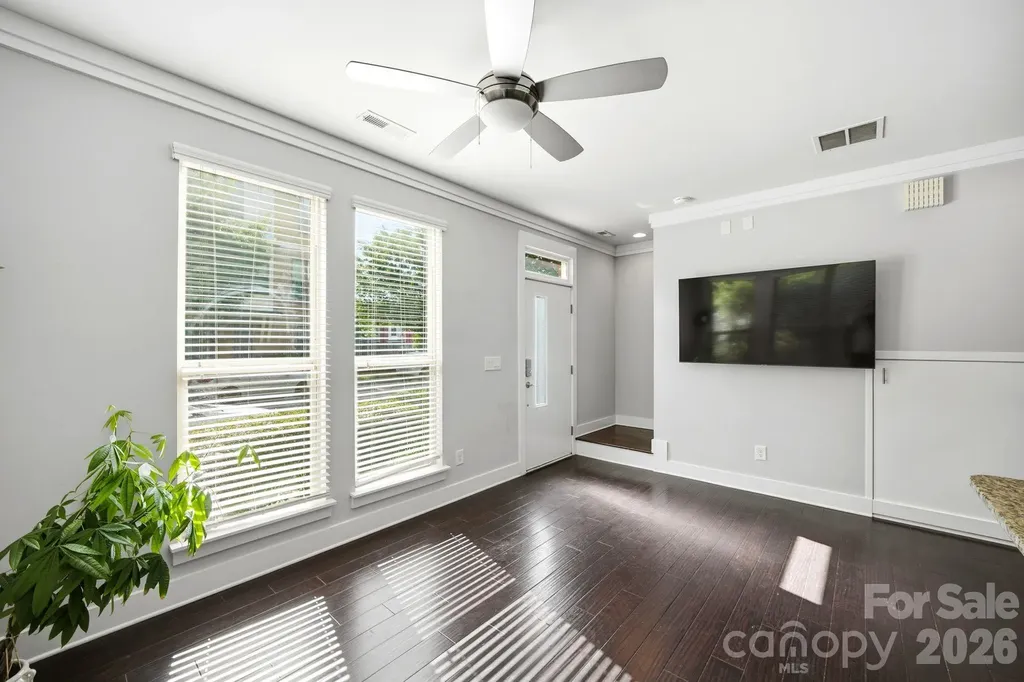 923 Warren Burgess Lane Charlotte NC 28205