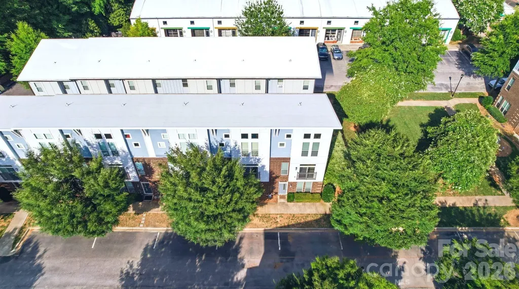 923 Warren Burgess Lane Charlotte NC 28205