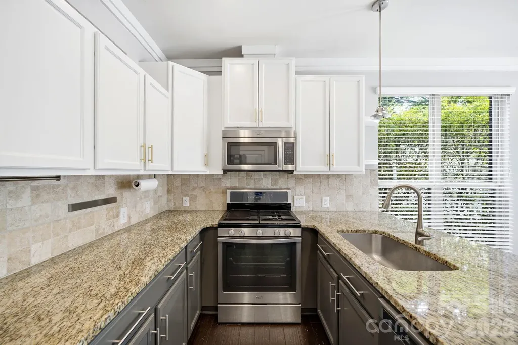 923 Warren Burgess Lane Charlotte NC 28205